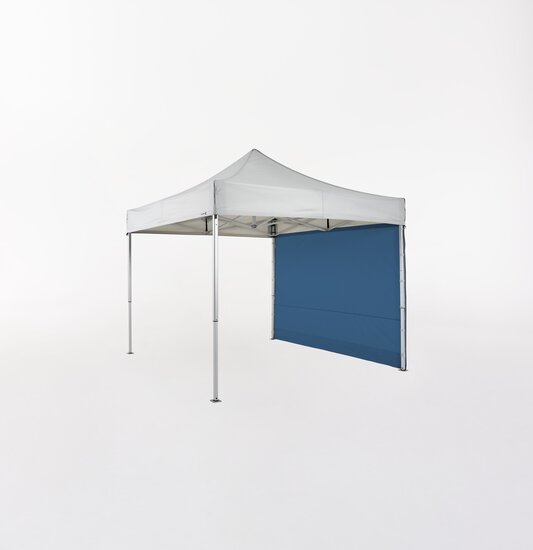 Weißer Faltpavillon 3x3 m mit blauer Seitenwand.