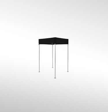 Un gazebo pieghevole nero di 1,5x1,5 m.